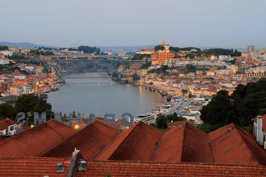 Historical Porto/Gaia Apartment Bagian luar foto